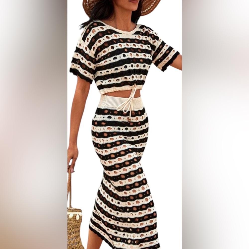 Striped Black and Cream Knit Cover Up Matching Skirt Set Size Small